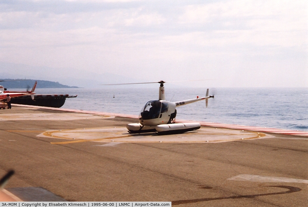 3A-MJM, 1992 Robinson R22 Mariner C/N 2101M, at Monaco Heliport