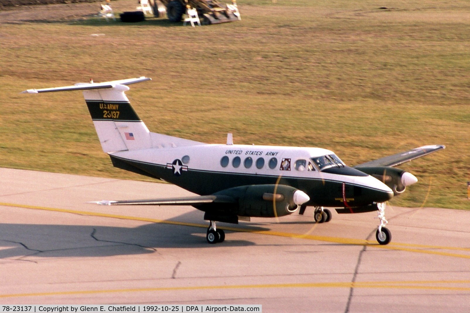 78-23137, Beech UC-12C Huron C/N BC-73, Taxiing by the control tower