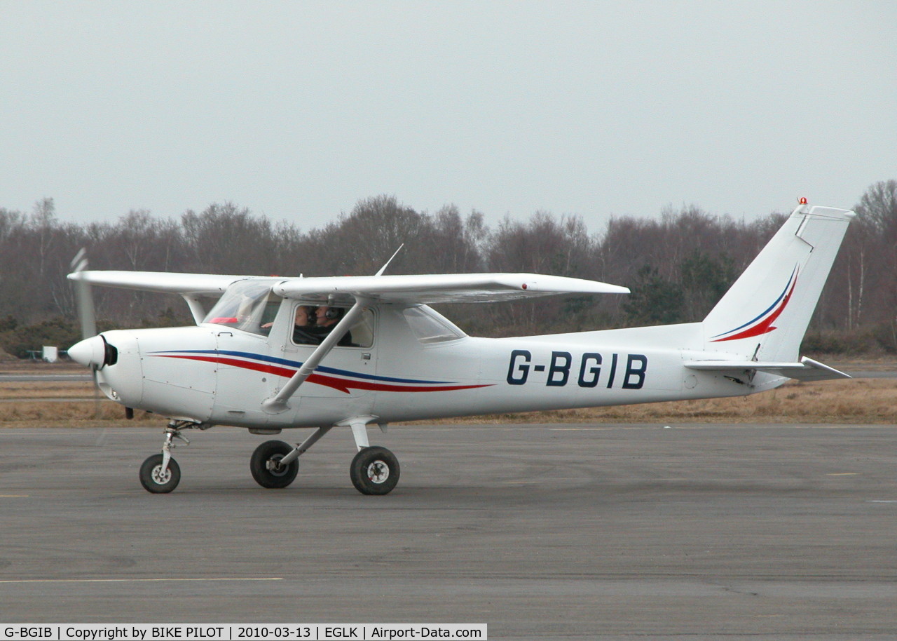 G-BGIB, 1979 Cessna 152 C/N 152-82161, DROPPED IN FOR FUEL