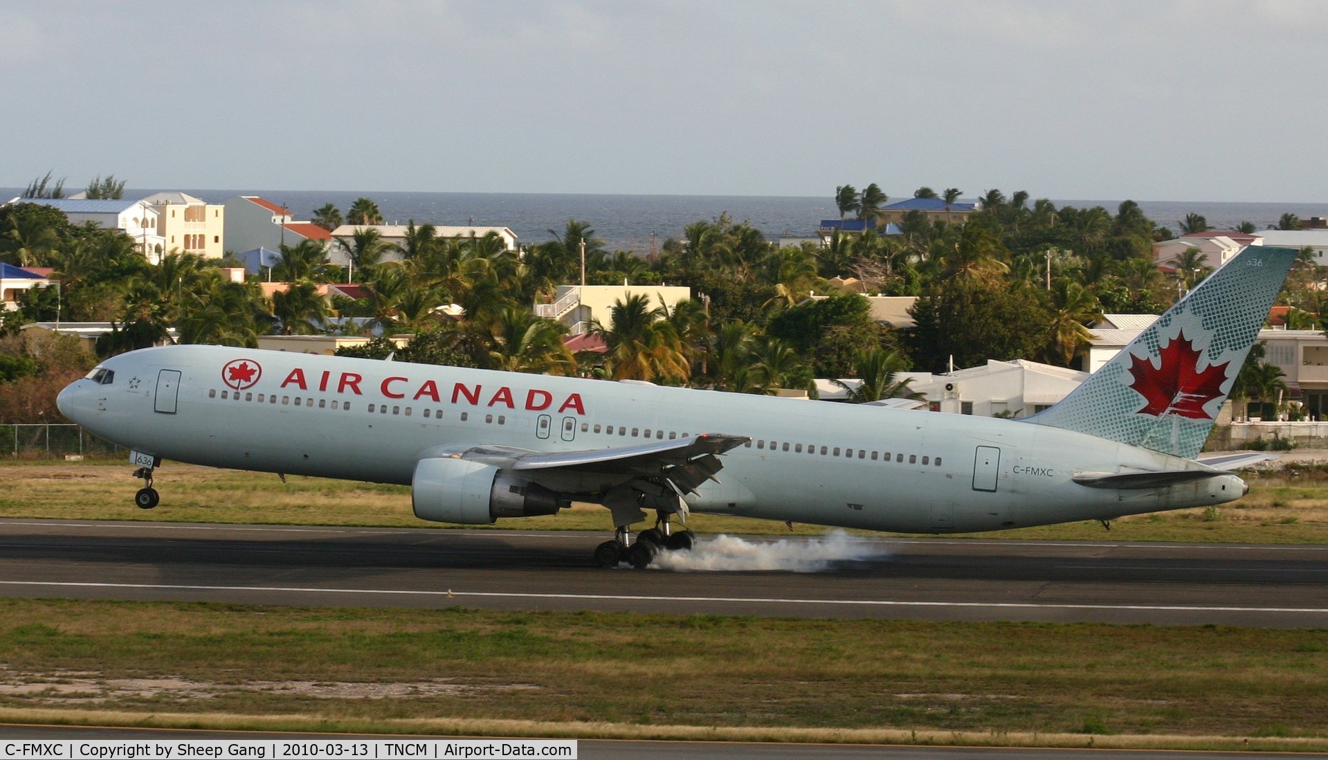 C-FMXC, 1996 Boeing 767-333/ER C/N 25588, Air Canada landing at TNCM