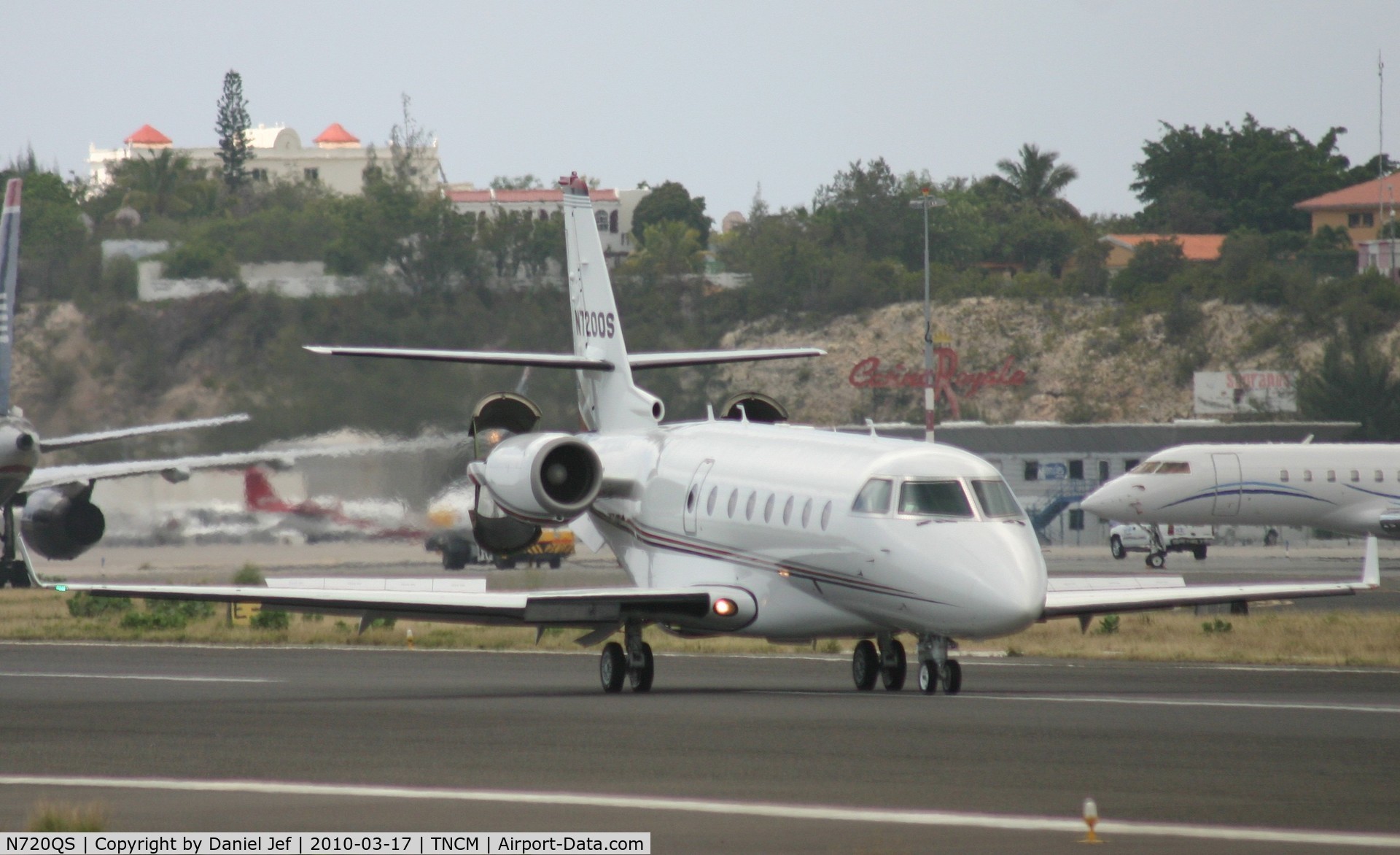 N720QS, 2003 Israel Aircraft Industries Gulfstream 200 C/N 085, N720QS just landed at TNCM and closing there ears