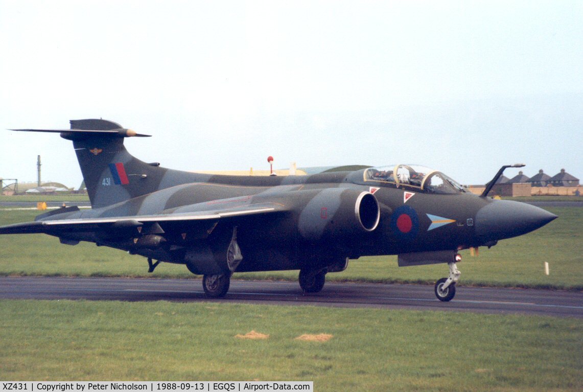 XZ431, 1977 Hawker Siddeley Buccaneer S.2B C/N B3-01-76, Buccaneer S.2B of 208 Squadron taxying to the active runway at RAF Lossiemouth in September 1988.
