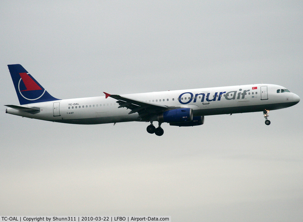 TC-OAL, 1999 Airbus A321-231 C/N 1004, Landing rwy 32L