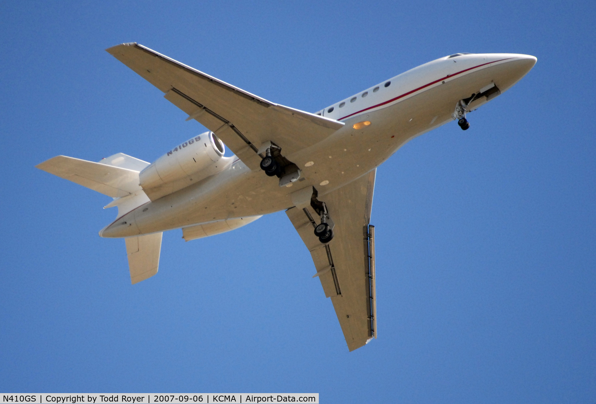 N410GS, 2000 Dassault Falcon 2000 C/N 112, From the backyard