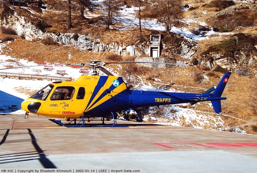 HB-XJC, 1990 Aerospatiale AS-350B-2 Ecureuil C/N 2382, at Zermatt Heliport