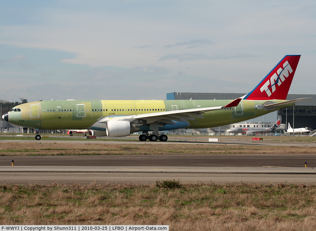 F-WWYJ, 2010 Airbus A330-223 C/N 1112, C/n 1112 - For TAM Linhas Aereas
