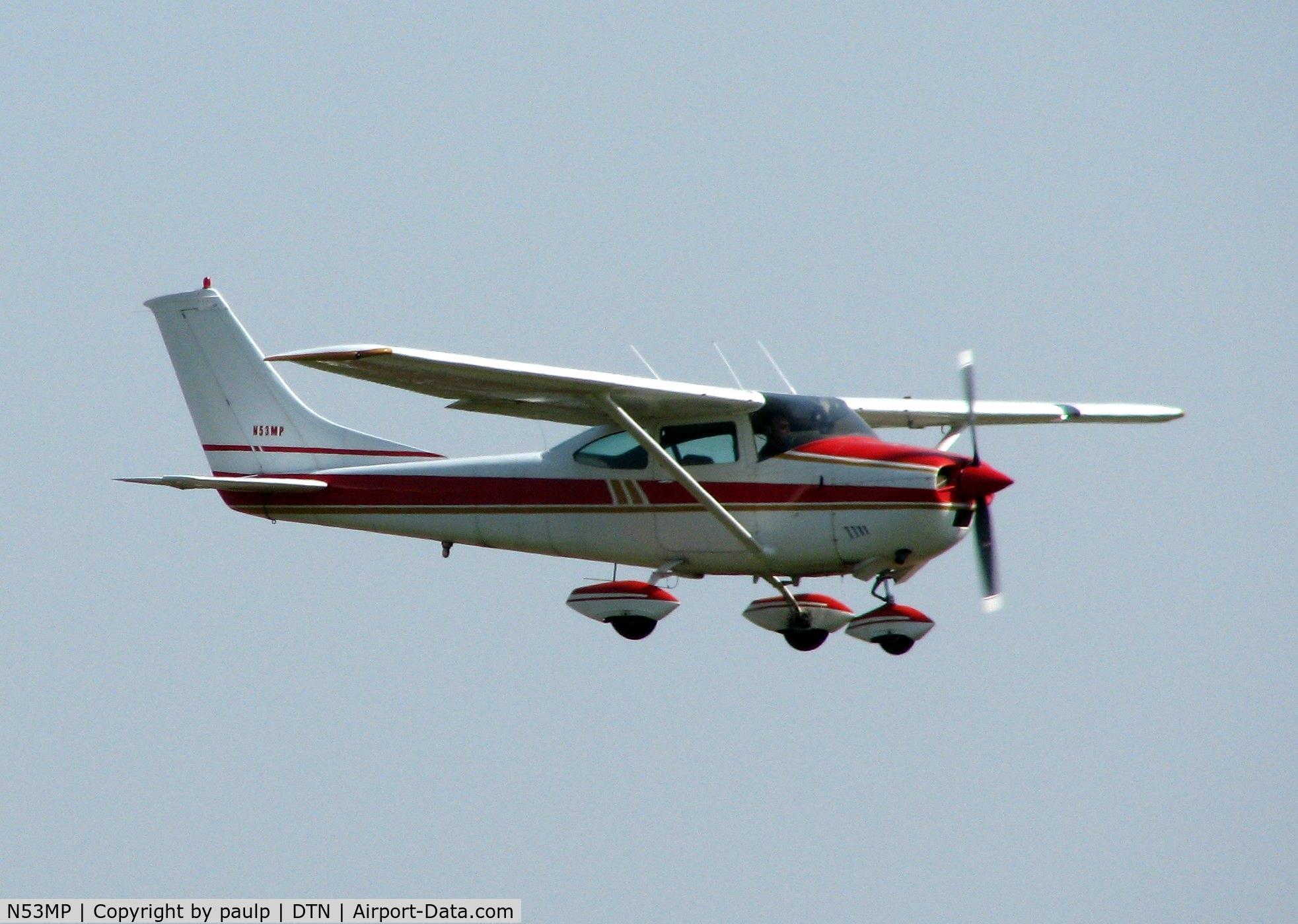 N53MP, 1969 Cessna 182N Skylane C/N 18260096, Touch and go at Downtown Shreveport.