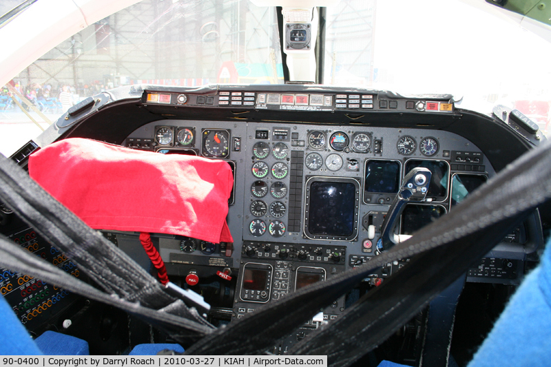 90-0400, 1990 Beechcraft T-1A Jayhawk C/N TT-3, T-1A cockpit view.