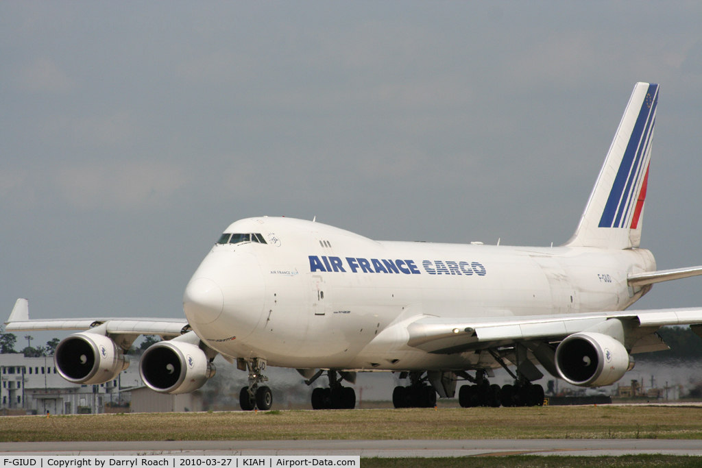 F-GIUD, 2004 Boeing 747-428F/ER/SCD C/N 32870, AFR Cargo B744 taxis for departure.