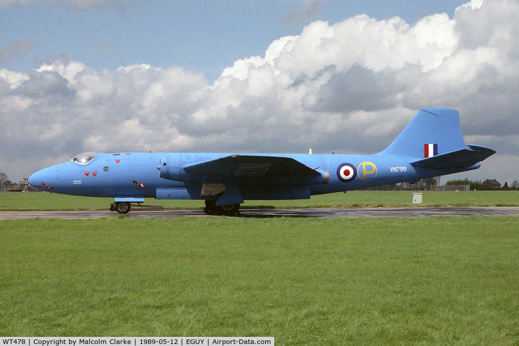 WT478, English Electric Canberra T.4 C/N EEP71422, English Electric Canberra T4 From 231 OCU RAF Wyton, one of two aircraft painted in the colours and markings of the A1 prototype VN799 at the Canberra 40th Anniversary Celebration Photocall at RAF Wyton in 1989.