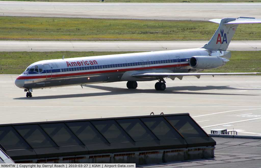 N964TW, 1999 McDonnell Douglas MD-83 (DC-9-83) C/N 53614, MD83 parks at Terminal A.
