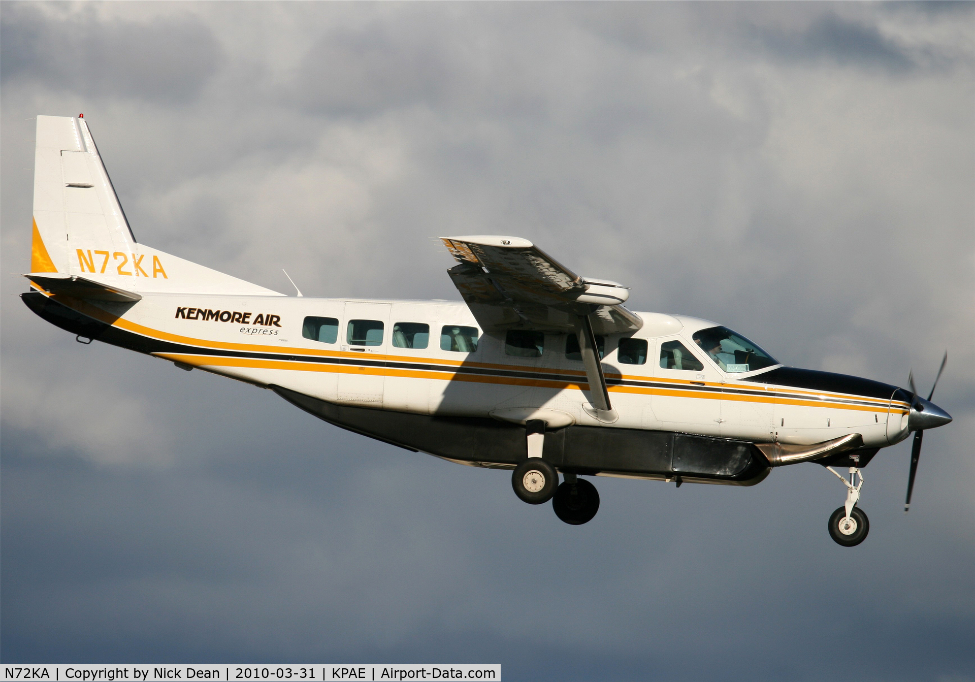 N72KA, 1992 Cessna 208B C/N 208B0326, KPAE