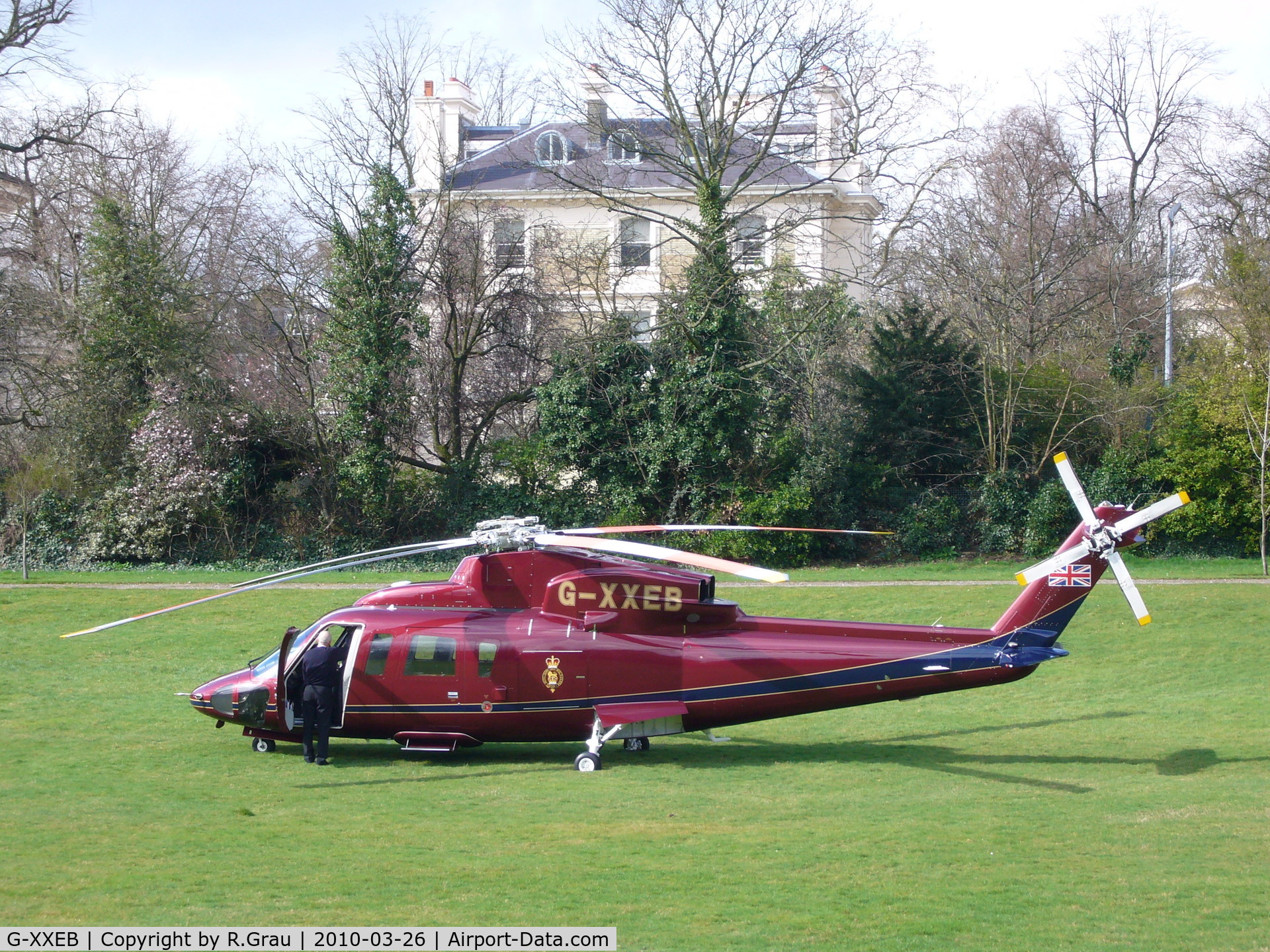 G-XXEB, 2009 Sikorsky S-76C C/N 760753, near Kensington Palace