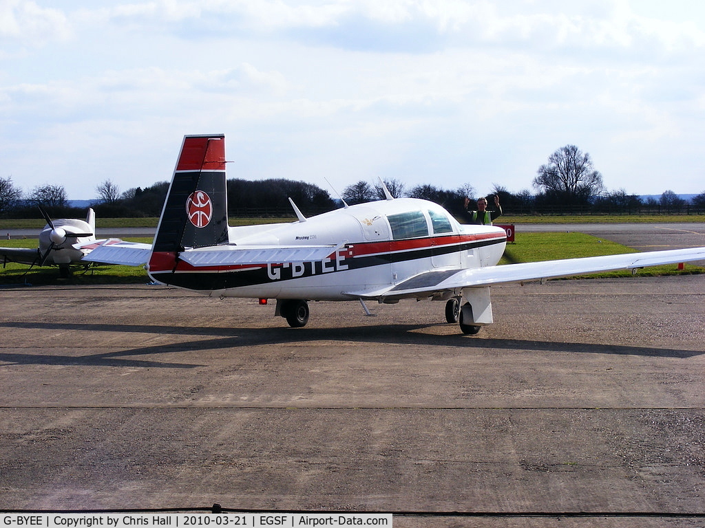 G-BYEE, 1980 Mooney M20K C/N 25-0282, Double Echo Flying Group