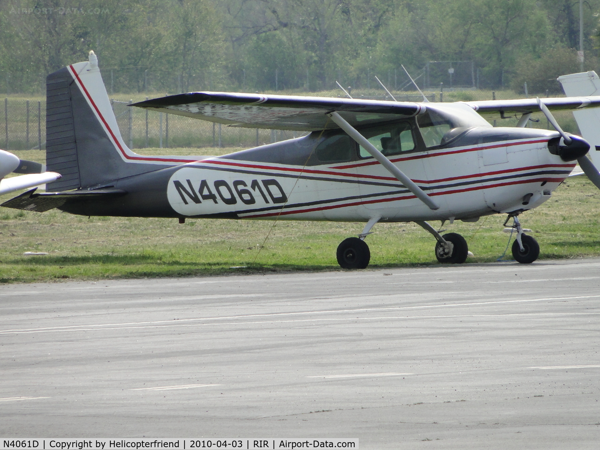 N4061D, 1958 Cessna 182A Skylane C/N 34761, Waiting to be pushed out