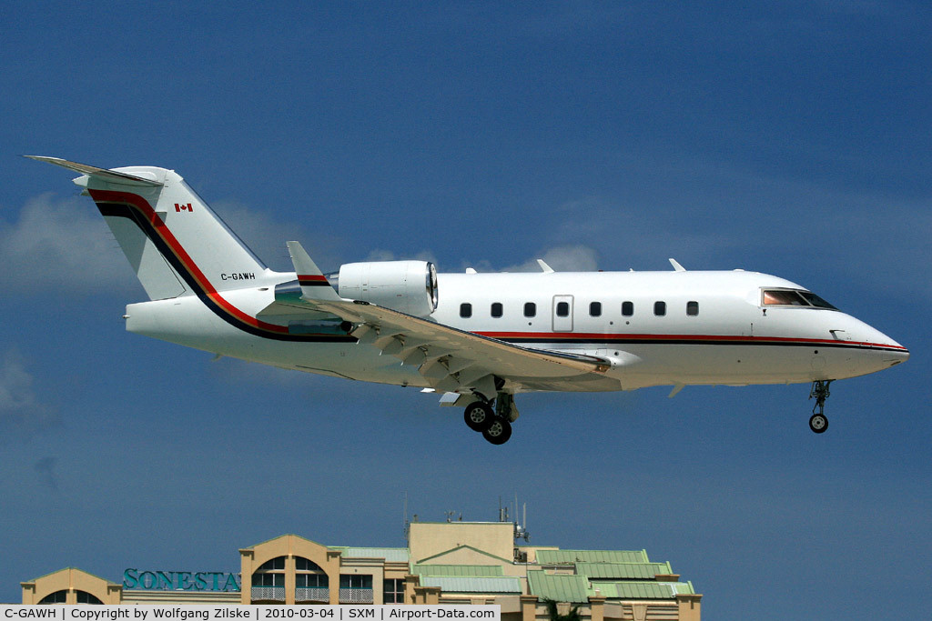 C-GAWH, 2003 Bombardier Challenger 604 (CL-600-2B16) C/N 5557, visitor