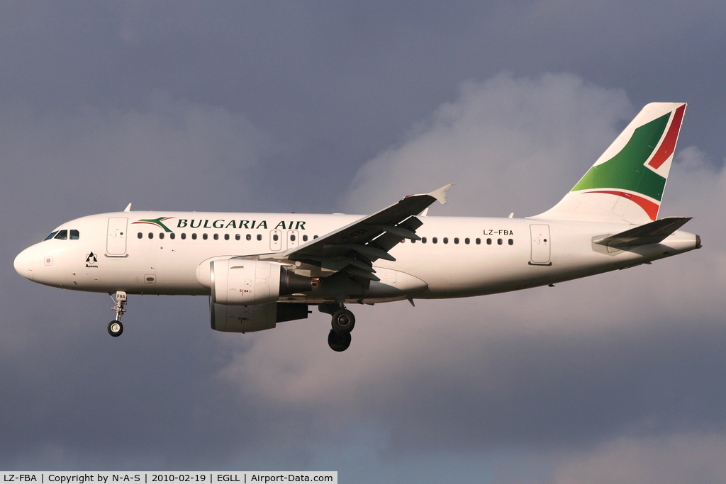 LZ-FBA, 2008 Airbus A319-112 C/N 3564, Arriving on 27L, From Bedfont FC