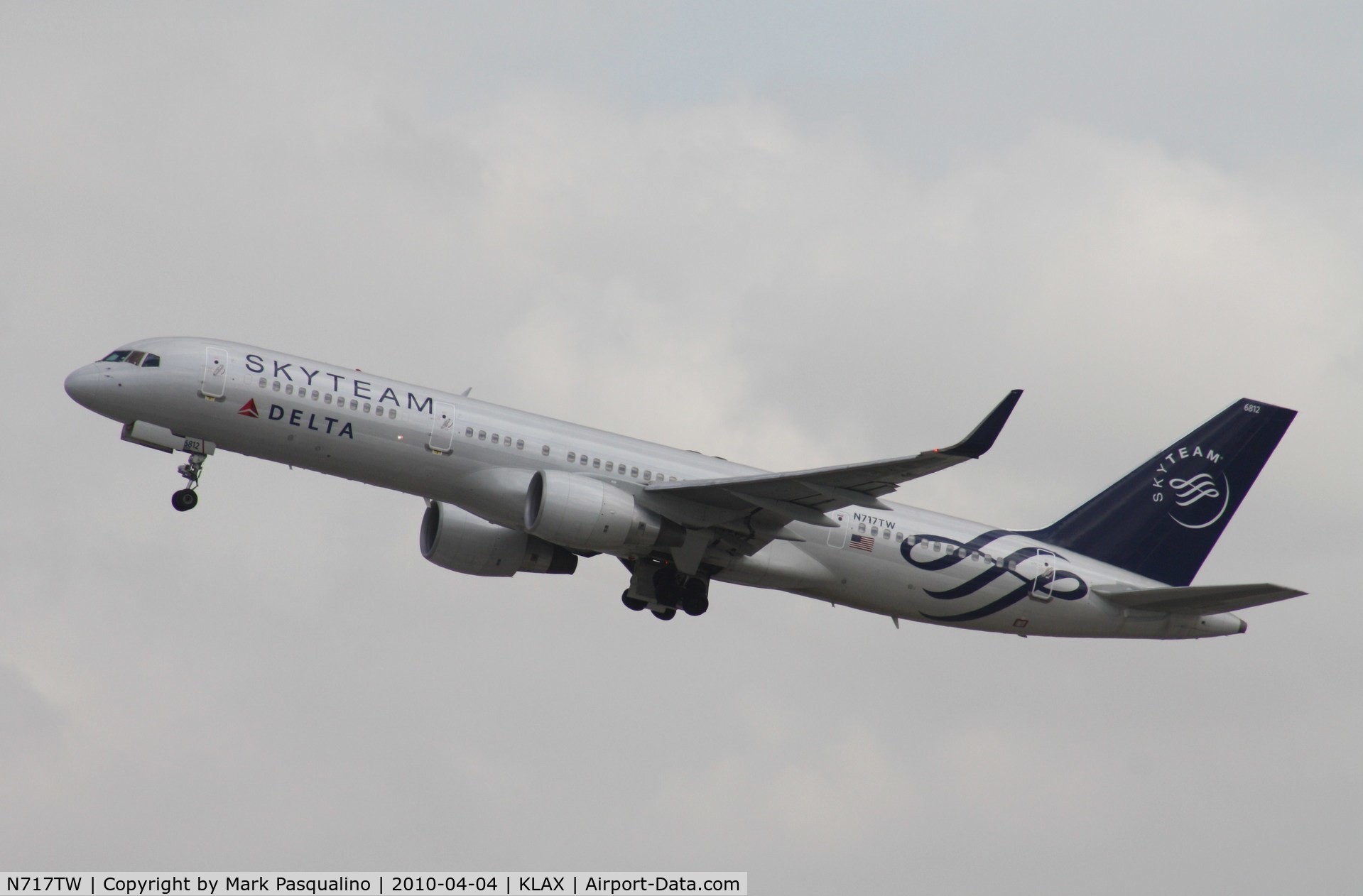 N717TW, 1999 Boeing 757-231 C/N 28485, Boeing 757-200