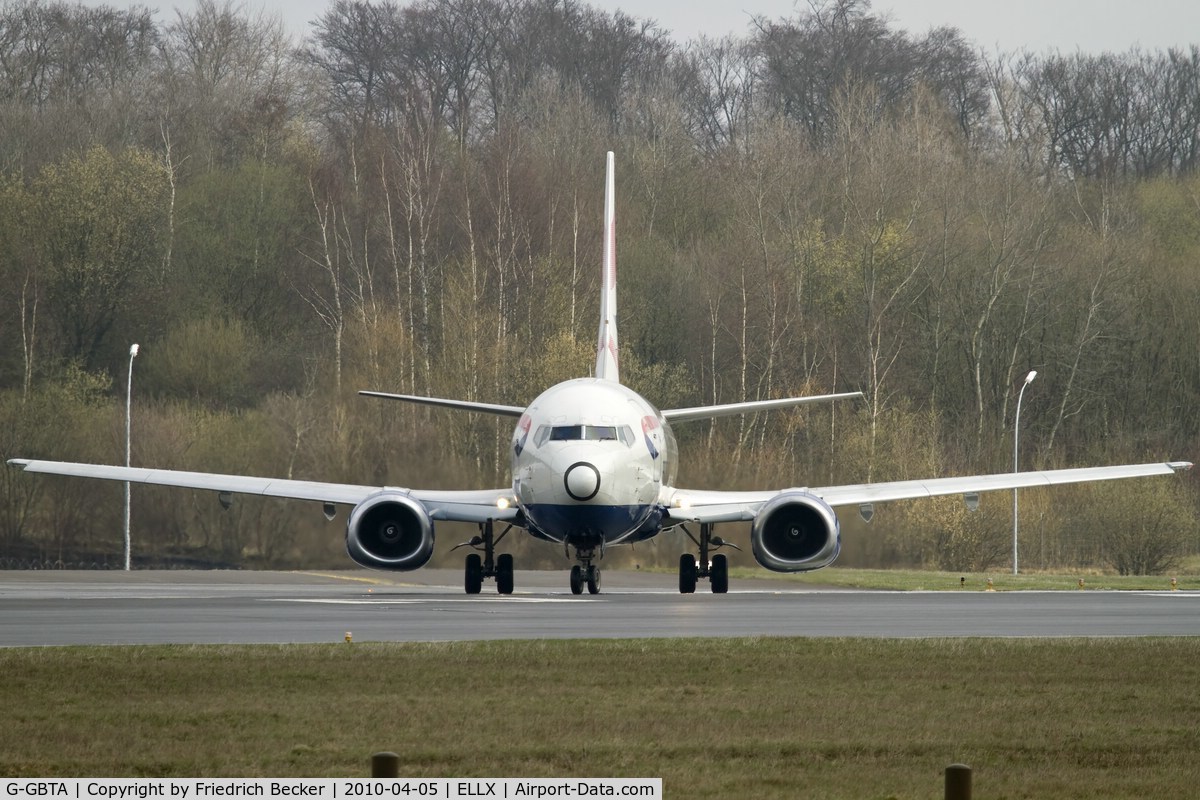 G-GBTA, 1993 Boeing 737-436 C/N 25859, line up for departure