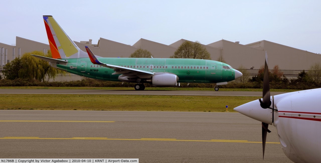 N1786B, Boeing 737 C/N Not found N1786B, New test boeing 737-700 for South West