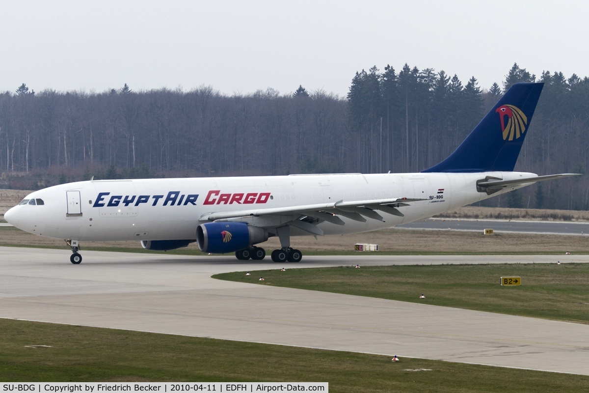 SU-BDG, 1982 Airbus A300B4-203 C/N 200, leaving the runway after a backtrack