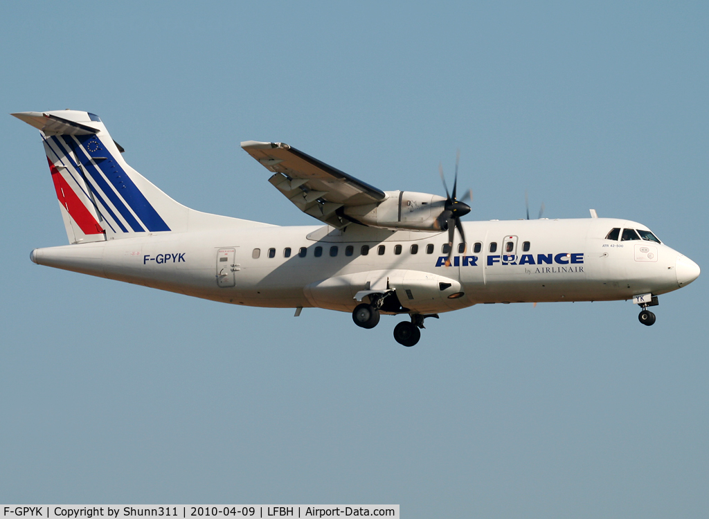 F-GPYK, 1997 ATR 42-500 C/N 537, Landing rwy 09