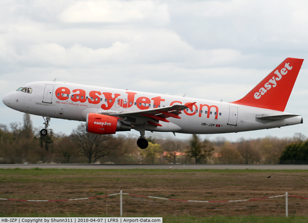 HB-JZP, 2005 Airbus A319-111 C/N 2427, On landing...