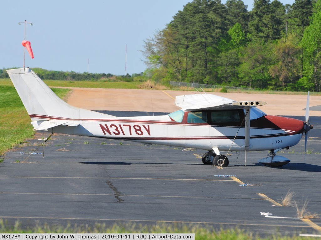 N3178Y, 1962 Cessna 182E Skylane C/N 18254178, At rest