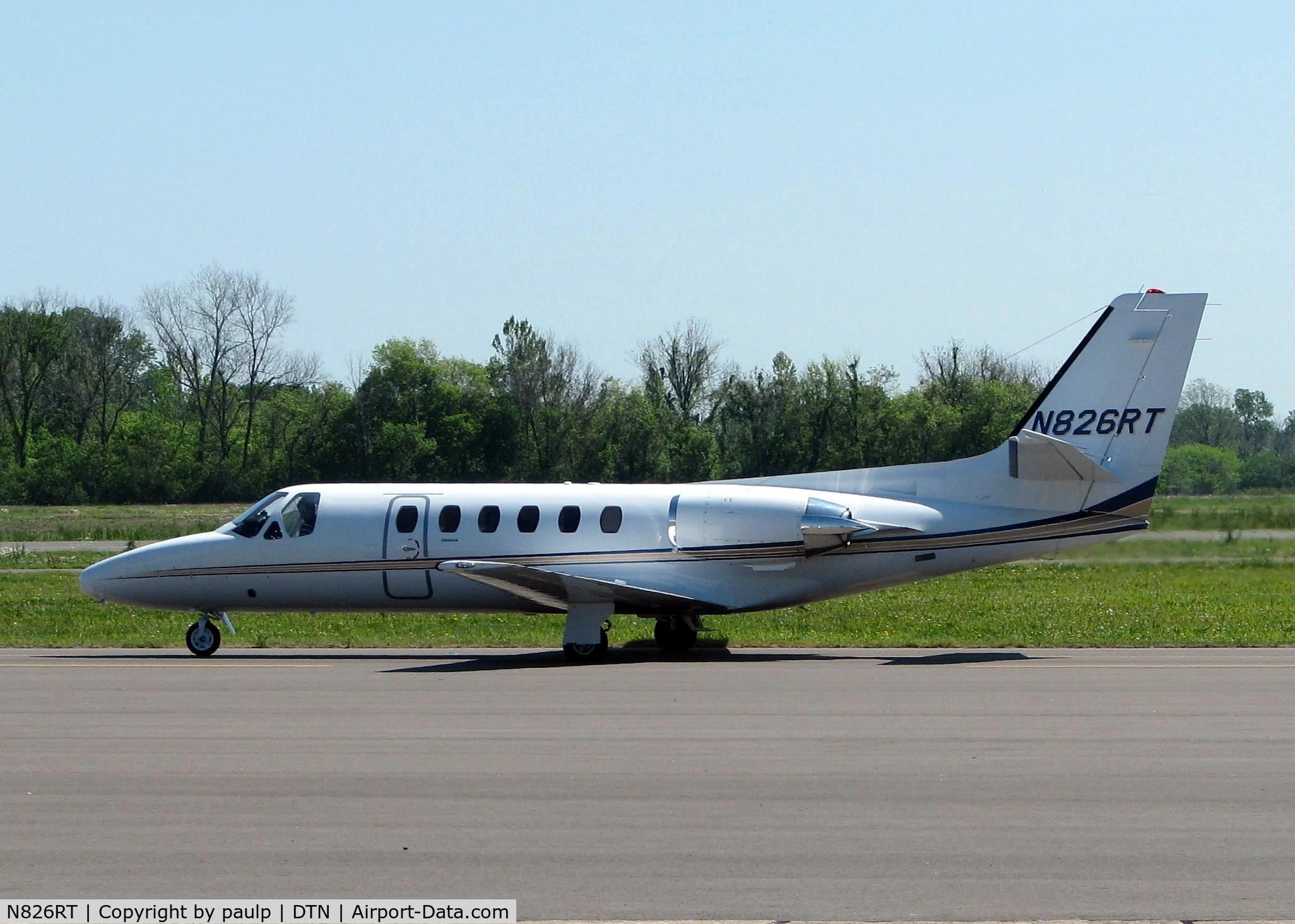 N826RT, 1981 Cessna 551 Citation II/SP C/N 551-0056, Taxiing to the active at Downtown Shreveport.