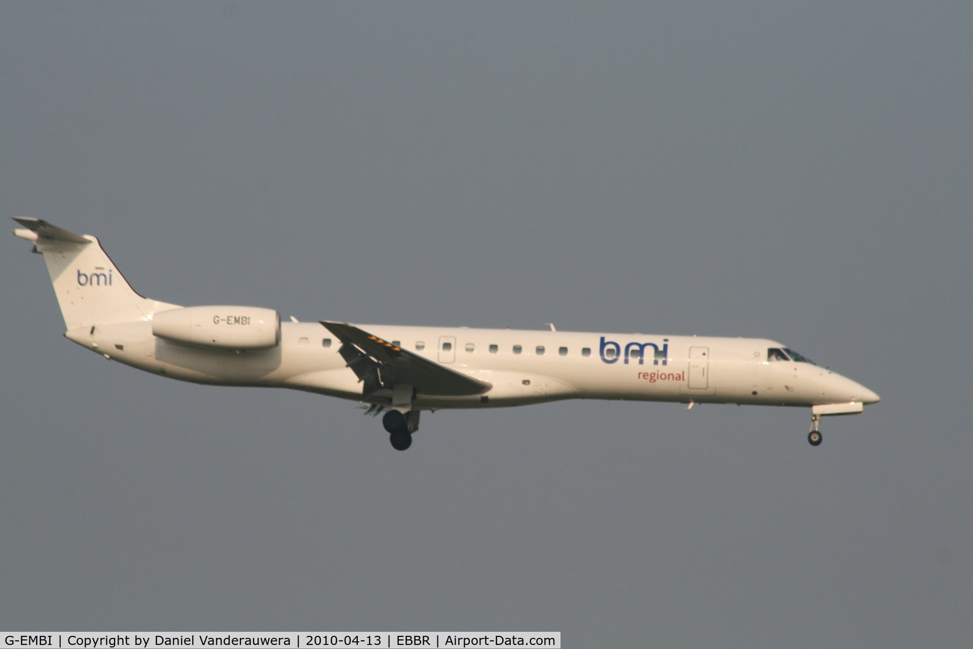 G-EMBI, 1999 Embraer EMB-145EU (ERJ-145EU) C/N 145126, Arrival of flight BD1611 to RWY 02