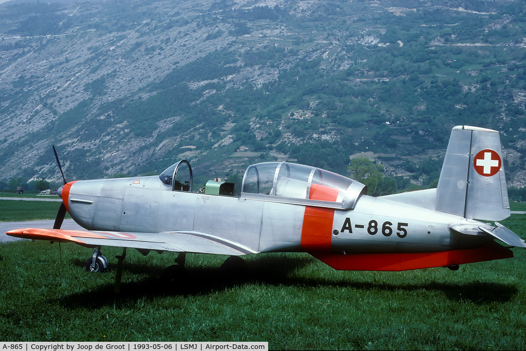 A-865, 1959 Pilatus P3-05 C/N 503-52, During the 1993 Wiederholungskurs this P-3 was used for local transport jobs.