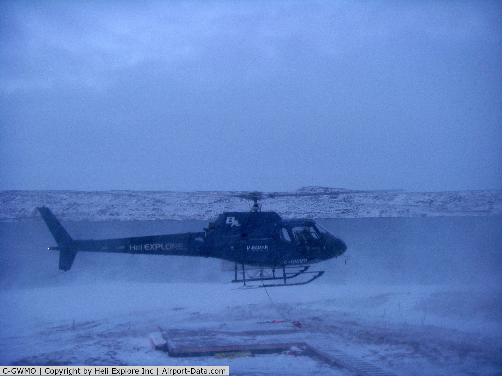 C-GWMO, 1985 Aerospatiale AS-350B Ecureuil C/N 1879, Heli Explore pilot going for longline work at Windy camp Nunavut