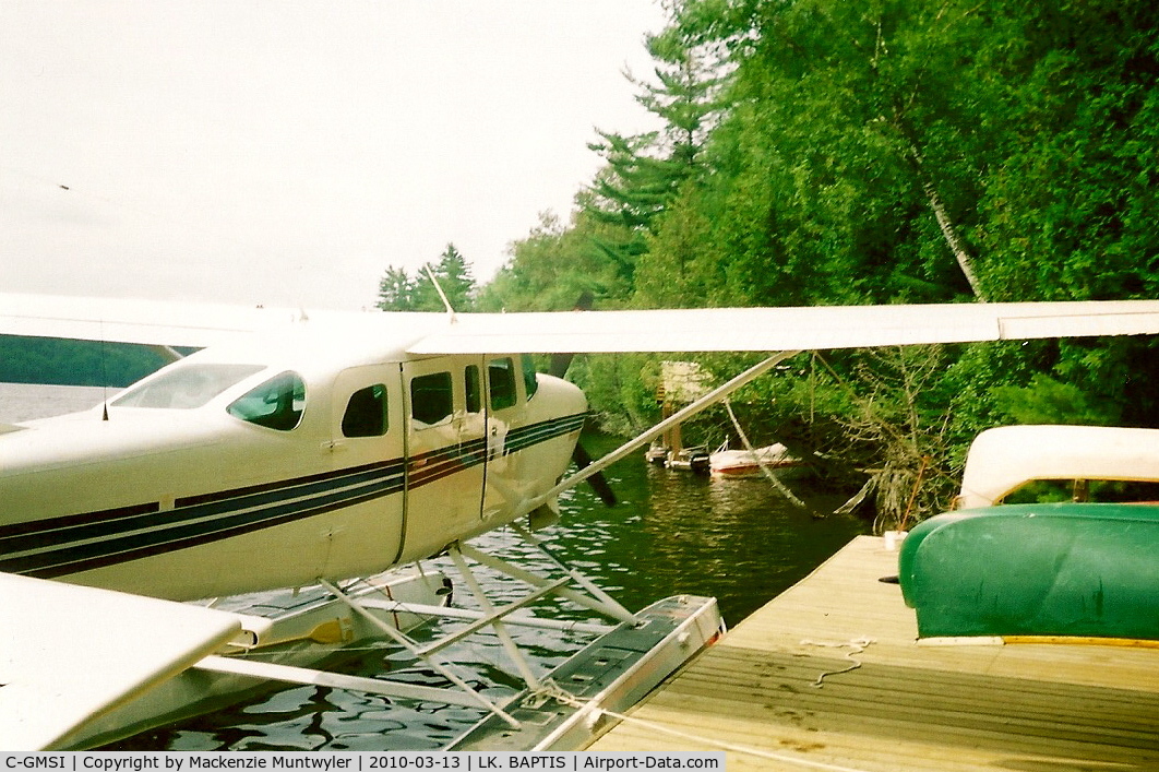 C-GMSI, 1982 Cessna TU206G Turbo Stationair C/N U20606656, C-GMSI sitting at a canoe dock on Lake Baptist, Ontario