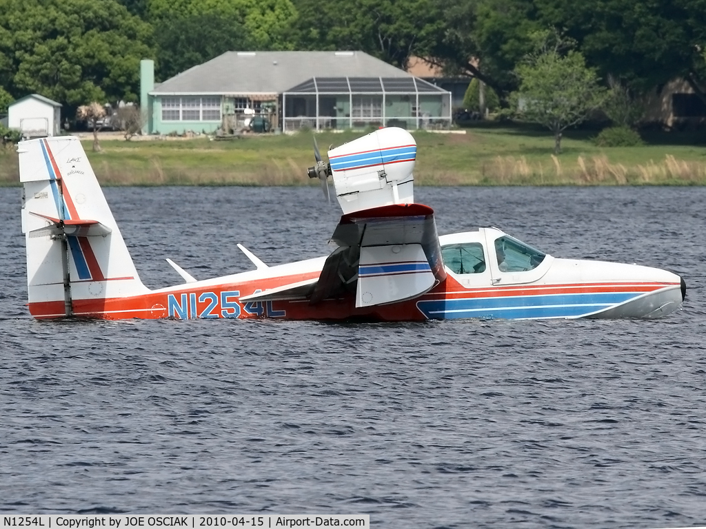 N1254L, 1976 Consolidated Aeronautics Inc. Lake LA-4-200 C/N 752, On Lake Agnes in Florida