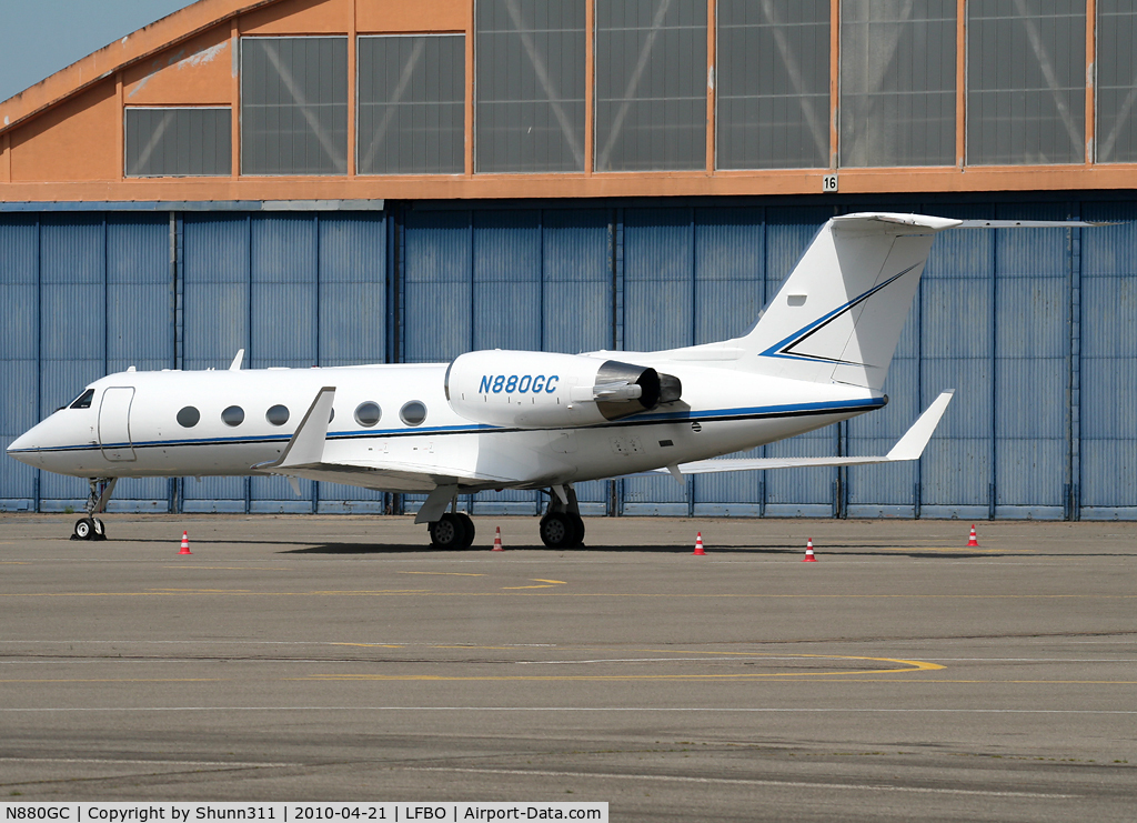 N880GC, Gulfstream Aerospace G-IV C/N 1016, Parked at the General Aviation area...