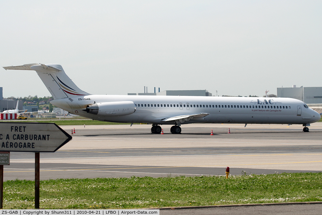 ZS-GAB, 1983 McDonnell Douglas MD-82 (DC-9-82) C/N 49165, Parked at the old terminal...