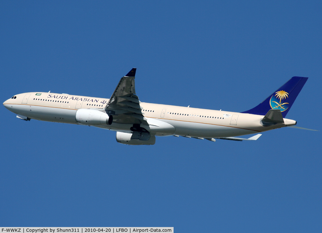 F-WWKZ, 2010 Airbus A330-343X C/N 1108, C/n 1108 - To be HZ-AQA... Now in full c/s