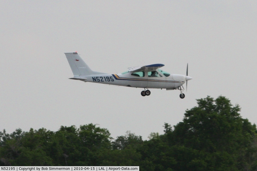 N52195, Cessna 177RG Cardinal C/N 177RG1191, Arriving at Lakeland, FL during Sun N Fun 2010.