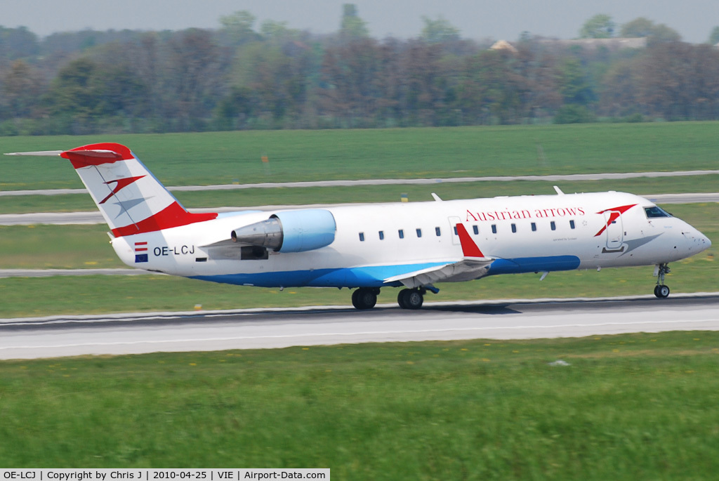 OE-LCJ, 1996 Canadair CRJ-200LR (CL-600-2B19) C/N 7142, Austrian arrows CRJ