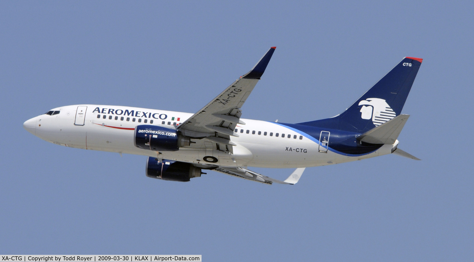 XA-CTG, 2007 Boeing 737-752 C/N 35123, Departing LAX