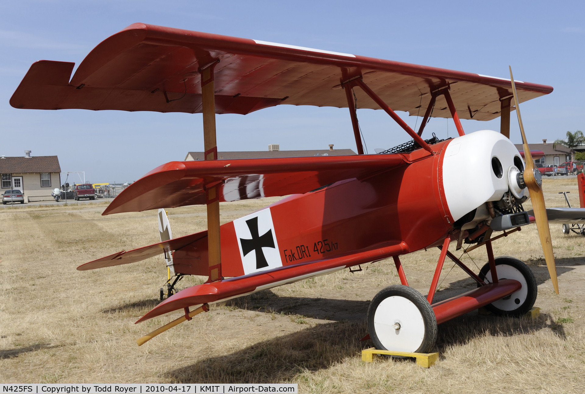 N425FS, Fokker Dr.1 Triplane Replica C/N 25, Minter Field fly in 2010