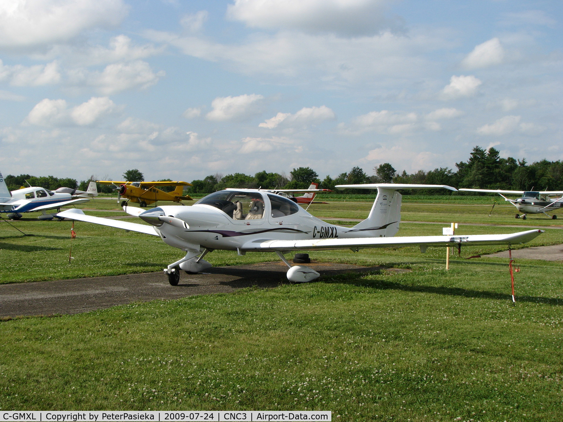 C-GMXL, 2007 Diamond DA-40 Diamond Star C/N 40.800, @ Brampton Airport