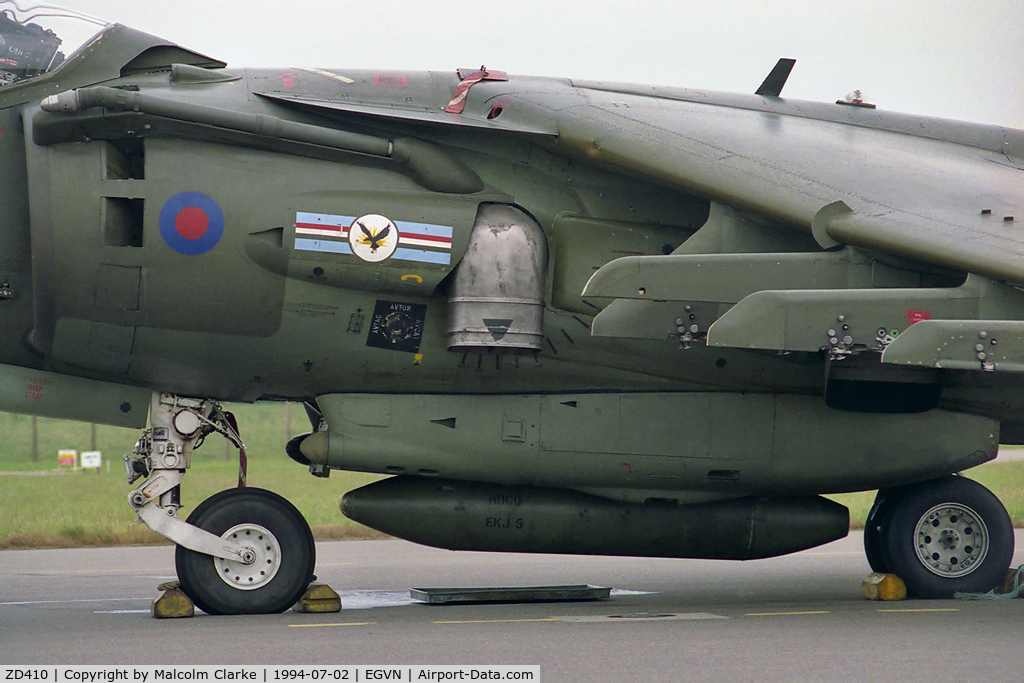 ZD410, 1989 British Aerospace Harrier GR.7 C/N P39, British Aerospace Harrier GR5 at Brize Norton in 1994.
