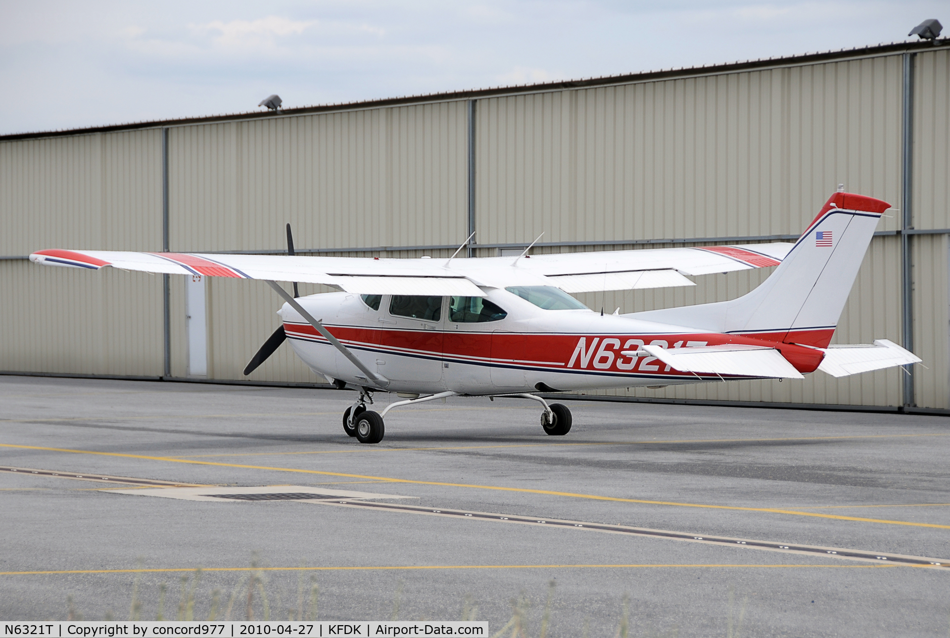 N6321T, 1984 Cessna R182 Skylane RG C/N R18201978, Seen at KFDK on 4/27/2010.