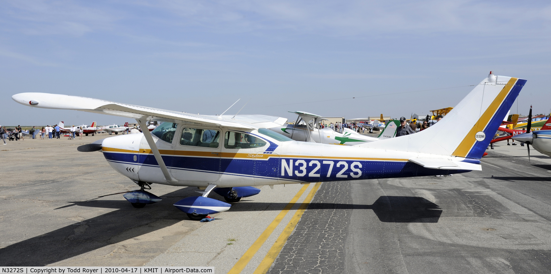 N3272S, 1964 Cessna 182G Skylane C/N 18255772, Minter Field fly in 2010