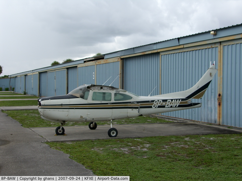 8P-BAW, Cessna 182 Skylane C/N Not found 8P-BAW, Does anyone have some wings?!