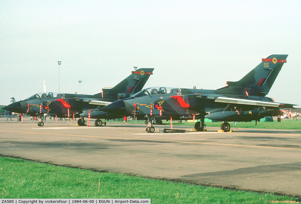 ZA585, 1981 Panavia Tornado GR.1 C/N 091/BS028/3049, Royal Air Force. Operated by 27 Squadron, coded '05'.