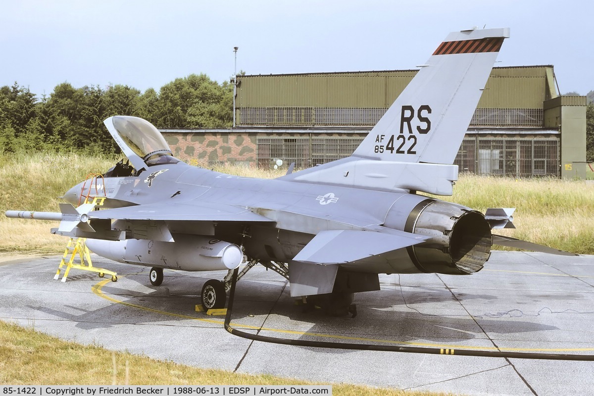 85-1422, 1985 General Dynamics F-16C Fighting Falcon C/N 5C-202, refuel stop at Fliegerhorst Pferdsfeld