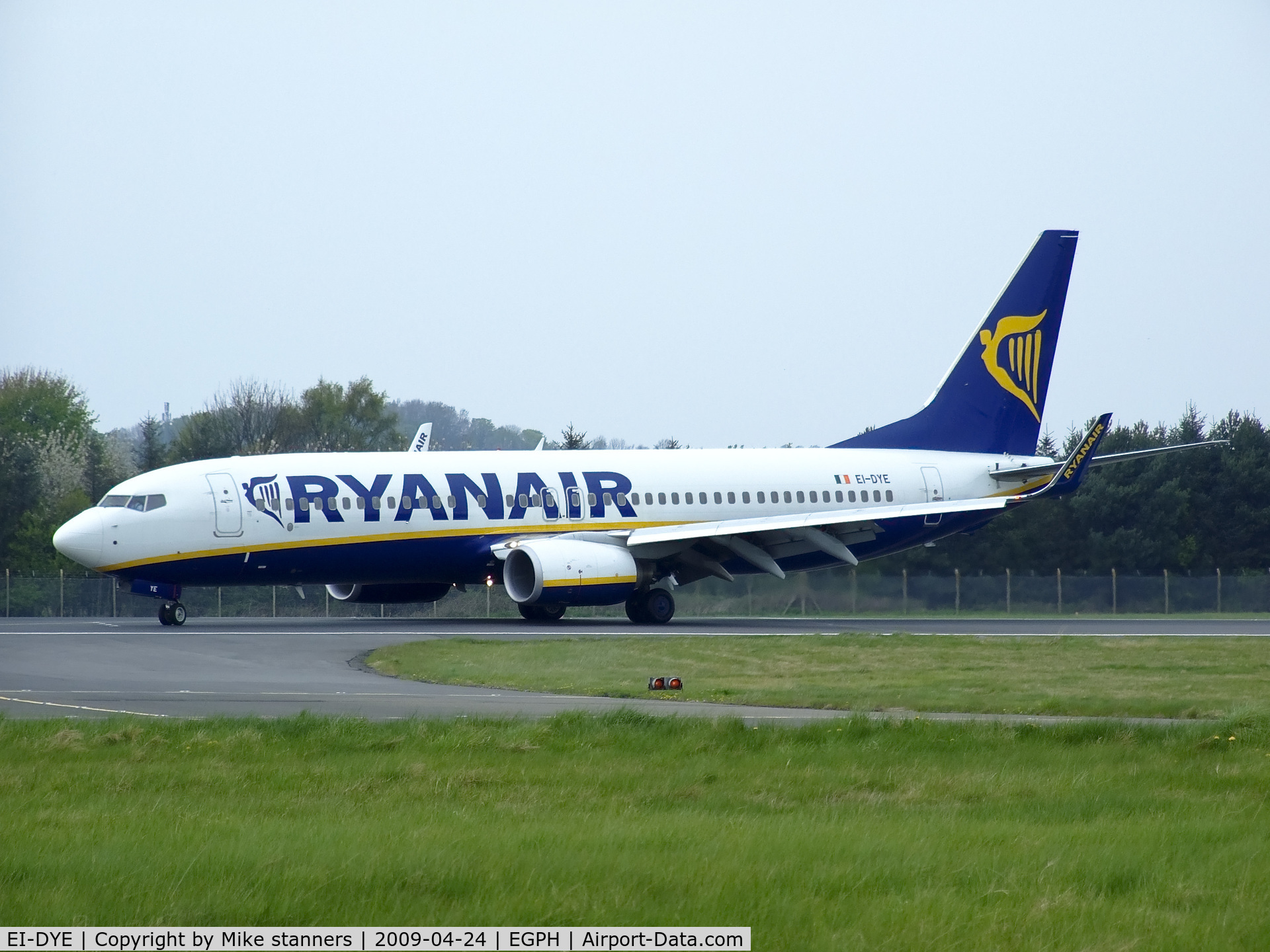 EI-DYE, 2008 Boeing 737-8AS C/N 36568, Edinburgh based Ryanair B737-800 arrives back at EDI