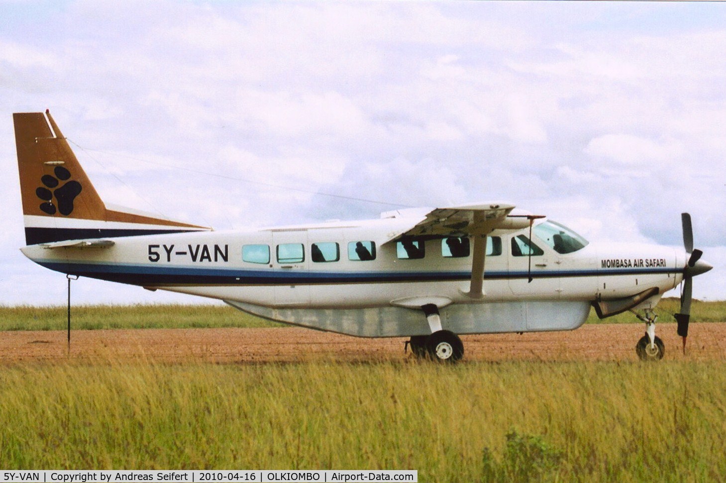 5Y-VAN, 1993 Cessna 208B Grand Caravan C/N 208B-0346, Olkiombo Airfield(Kenya)16.4.2010